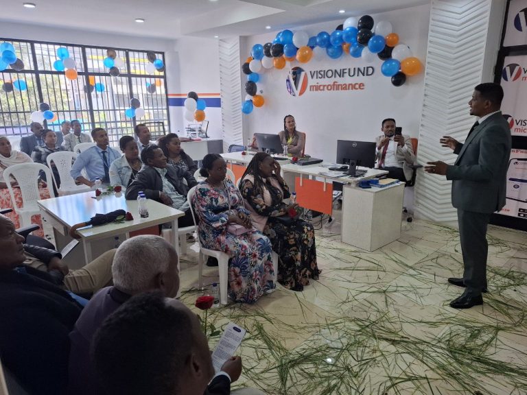 ቪዥንፈንድ ማይክሮፋይናንስ አዳዲስ ቅርንጫፎችን መርቆ ከፈተ።